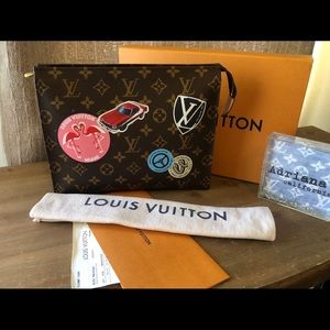 World tour toiletry 26